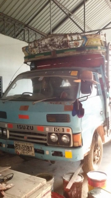 6ล้อ ks อีซูซุ 110 แรง แอร์เย็น ยางใหม่ 6 เส้น