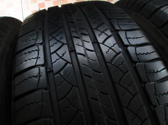ขายยาง MICHELIN LATITUDE 225-65-17 ปี2113 ดอกตรึม (1ชุด)