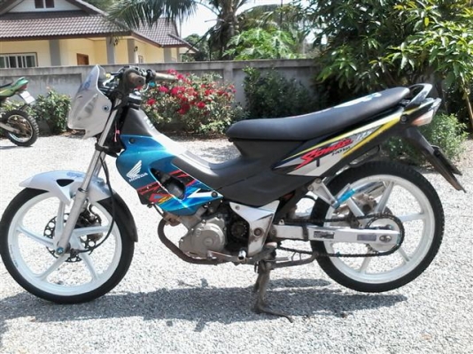 ขายโซนิกปี 45 ทะเบียนโอนรถเดิมเครื่องดีต้องเก็บอะไหล่เองภาษีขาดปี 52 ขายตามสภาพ ขาย 9500 บาท