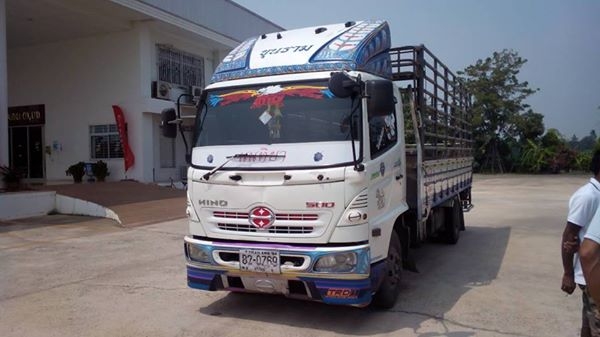 ขายHINO MEGA ยาว5.50เมตร เครื่องดี แคชซีสวย ยางดี ภายในสวย แอร์เย็น สภาพพร้อมใช้งาน เอกสารพร้อมโอน ราคา920,000 จัดไฟแนนซ์ได้ เงื่อนไขง่ายๆวันเดียวรับรถ สนใจโทร 090-8588220คุณนะ ID:narong498 หรือ www.truck.in.th/498