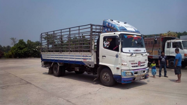 ขายHINO MEGA ยาว5.50เมตร เครื่องดี แคชซีสวย ยางดี ภายในสวย แอร์เย็น สภาพพร้อมใช้งาน เอกสารพร้อมโอน ราคา920,000 จัดไฟแนนซ์ได้ เงื่อนไขง่ายๆวันเดียวรับรถ สนใจโทร 090-8588220คุณนะ ID:narong498 หรือ www.truck.in.th/498