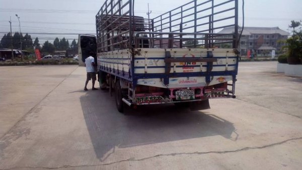 ขายHINO MEGA ยาว5.50เมตร เครื่องดี แคชซีสวย ยางดี ภายในสวย แอร์เย็น สภาพพร้อมใช้งาน เอกสารพร้อมโอน ราคา920,000 จัดไฟแนนซ์ได้ เงื่อนไขง่ายๆวันเดียวรับรถ สนใจโทร 090-8588220คุณนะ ID:narong498 หรือ www.truck.in.th/498