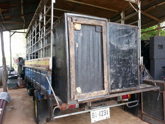 ขายKS100แรง เครื่องดี แคชซีสวย ยางดี ยาว4.30เมตร สภาพพร้อมใช้งาน เอกสารพร้อมโอน สนใจโทร 090-8588220คุณนะ ID:narong498 หรือ www.truck.in.th/498