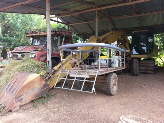 ขายแบคโคKOMATSU PC120-6 กับเทรลเลอร์หัวยาว เครื่อง145แรง สภาพพร้อมใช้งานทั้งสอง สนใจโทร 090-8588220คุณนะ ID:narong498 หรือ www.truck.in.th/498