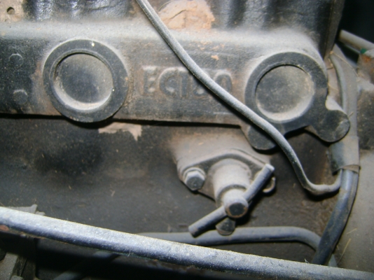 รถสีข้าว 6ล้อ   เครื่องHINO 130 แรง  6ฟุต  สภาพดีมากๆ  ราคา   160,000บาท ด่วนๆๆ