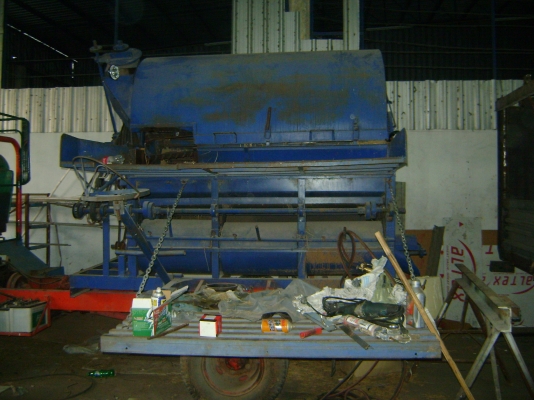 รถสีข้าว 6ล้อ   เครื่องHINO 130 แรง  6ฟุต  สภาพดีมากๆ  ราคา   160,000บาท ด่วนๆๆ