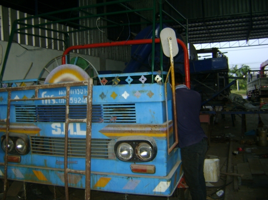 รถสีข้าว 6ล้อ   เครื่องHINO 130 แรง  6ฟุต  สภาพดีมากๆ  ราคา   160,000บาท ด่วนๆๆ