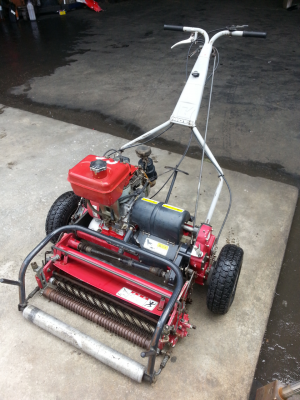 ขายรถตัดกรีนเดินตาม Baroness