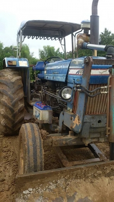 รถไถฟอร์ด 6610