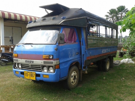 ขาย 6 ล้อโดยสาร ISUZU 85 แรงม้า เครื่องดี เอกสารพร้อมโอน ราคาคุยกันได้ครับ