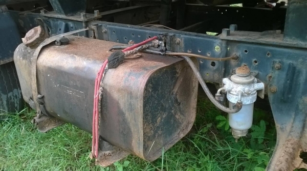 ขายรถบรรทุก 4 ล้อ เป็นรถสูบสิ่งปฏิกูล ISUZU สภาพพร้อมใช้งาน คัสซีสวย  เครื่อง NISSAN Carbon 85 แรงม้า ทะเบียนพร้อมโอนครับ ราคาต่อรองได้