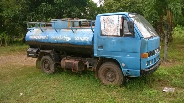 ขายรถบรรทุก 4 ล้อ เป็นรถสูบสิ่งปฏิกูล ISUZU สภาพพร้อมใช้งาน คัสซีสวย  เครื่อง NISSAN Carbon 85 แรงม้า ทะเบียนพร้อมโอนครับ ราคาต่อรองได้