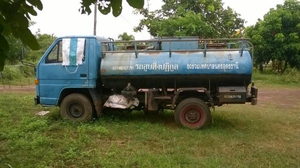 ขายรถบรรทุก 4 ล้อ เป็นรถสูบสิ่งปฏิกูล ISUZU สภาพพร้อมใช้งาน คัสซีสวย  เครื่อง NISSAN Carbon 85 แรงม้า ทะเบียนพร้อมโอนครับ ราคาต่อรองได้