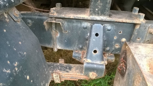 ขายรถบรรทุก 4 ล้อ เป็นรถสูบสิ่งปฏิกูล ISUZU สภาพพร้อมใช้งาน คัสซีสวย  เครื่อง NISSAN Carbon 85 แรงม้า ทะเบียนพร้อมโอนครับ ราคาต่อรองได้