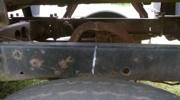 ขายรถบรรทุก 4 ล้อ เป็นรถสูบสิ่งปฏิกูล ISUZU สภาพพร้อมใช้งาน คัสซีสวย  เครื่อง NISSAN Carbon 85 แรงม้า ทะเบียนพร้อมโอนครับ ราคาต่อรองได้