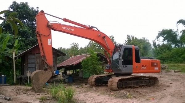 ขายแบคโฮ HITACHI ZX200 สภาพสวยเต็มทุกอย่าง เอกสารเล่มทะเบียน