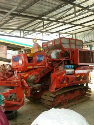 ขายเทรลเลอร์หัวยาว กับรถเกี่ยวศักดิ์พัฒนา SS200 เครื่องHINO 175เทอร์โบ อุ้ม1.5ตัน ปี45 ผ่อน2งวดได้ สนใจโทร 090-8588220คุณนะ ID:narong498 หรือ www.truck.in.th/498