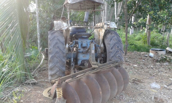 ขายรถไถ FORD รวงข้าว เพลาเดี่ยว ใบมีดดันหน้า 7 จาน ราคา 85000
