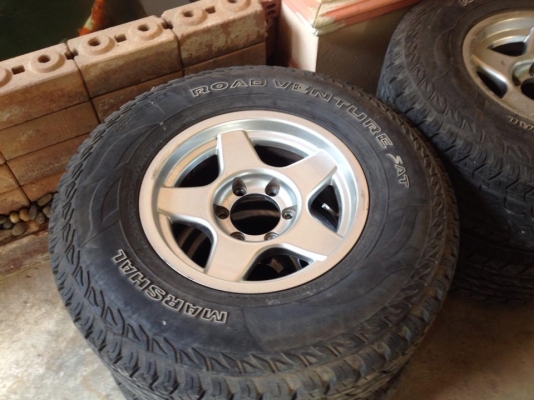 ขายยยางพร้อมแม็ก ลายเบรดเล่ ขายยยางพร้อมแม็ก ลายเบรดเล่