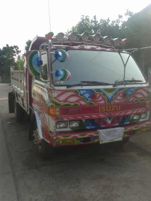 ขายหรือเทิร์นเอา  6  ล้อใหญ่  ครับ