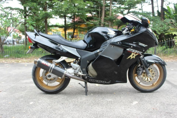 cbr1100xx super blackbird ปี99 หัวฉีด ทะเบียน กทม.