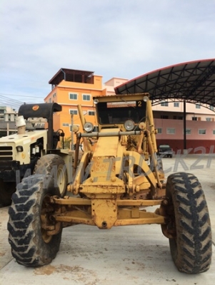 รถเกรด 12Gserial61M9759  สภาพพร้อมใช้งาน