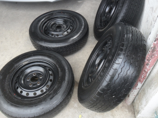 ล้อกะทะ 15นิ้ว 5รู114 ไมตี้ พร้อมยาง สวยๆ 4 ล้อ ราคา 4000 บาท