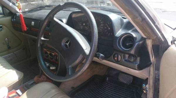 เบ็นซ์ 2 ประตู