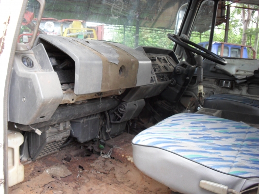 ขายด่วนรถ6ล้อFD-176เครืองWO6Eรถติดเครน3ตัน3ชัก4ปอก