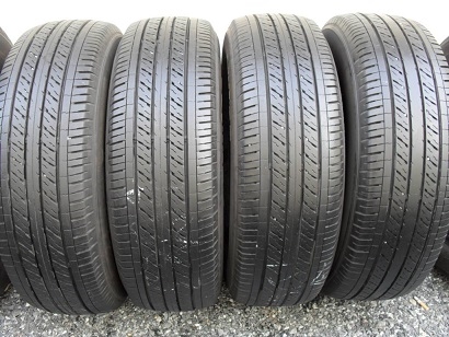 ขายยาง DUNLOP SP LT37 ปี2913(1ชุด) 215-65-16 ราคา 4,800