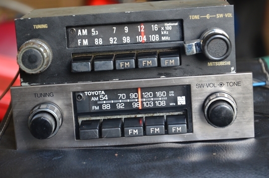 วิทยุติดรถยนต์เก่า 2 เครื่อง เครื่องละ 800.-บาท