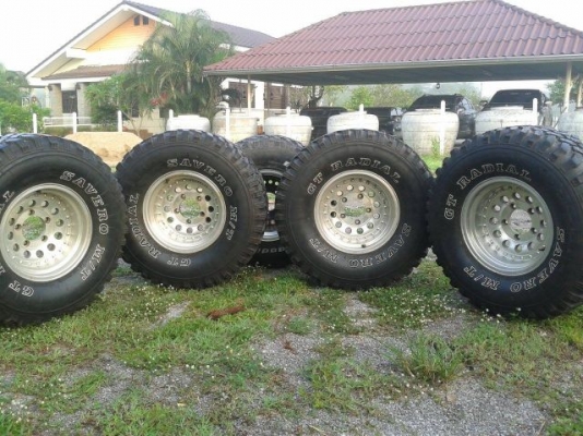 ยางใส่รถอ๊อฟโรด หรือรถจิ๊ป รถคาริเบียน ยางเบอร์ 33 ขอบ 15 พร้อมแม็ก 5 วง