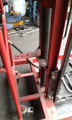 ขายรถยกไฟฟ้า 24 โวล์ 350 กก ราคา 8500 บาท