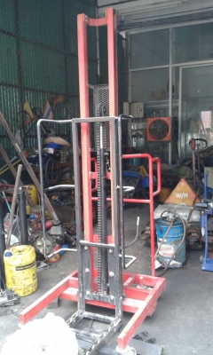 ขายรถยกไฟฟ้า 24 โวล์ 350 กก ราคา 8500 บาท