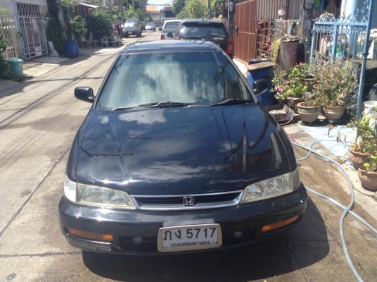 ขายครับ honda accord 2.2 v-tec ปี96 ออโต้. แกส. เครื่องดี เกียรได้ ภายในสะอาด สีเงา. แอรหนาว. ไฟฟ้าครบๆ. เพลงดัง. ช่วงล่างนิ่ง. ความร้อนจบ. วิ่งไกลสะบาย แกสลงเล่ม ครบๆ พร้อมใช้. ราคาเเค่ 75000. กอล์ฟ. ดูรถ สายไหม ลำลูกกา