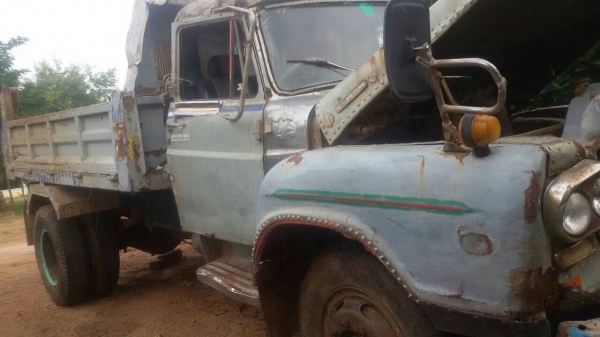 ขาย 6 ล้อหัวยาวดั้ม ISUZU เครื่อง 6BF1 180 แรงม้า คัสซีสวยจัด เฟืองท้ายใหญ่ ทะเบียนพร้อมโอนครับ