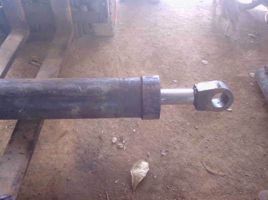 กระบอกไฮโดรลิก ขนาดโต8นิ้ว ระยะชัก 140 ซ.ม รูสลัก 8 ซ.ม