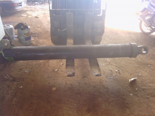 กระบอกไฮโดรลิก ขนาดโต8นิ้ว ระยะชัก 140 ซ.ม รูสลัก 8 ซ.ม