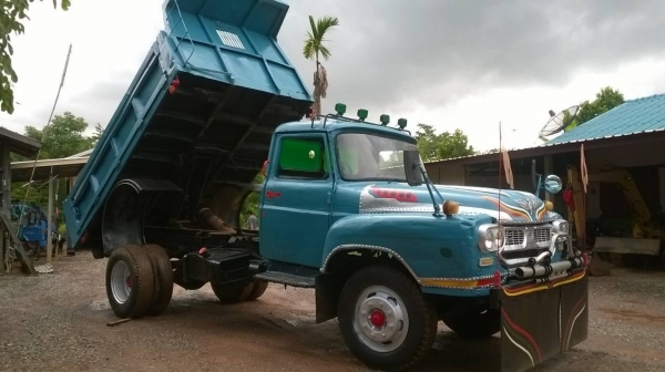 ขาย 6 ล้อดั้มหัวยาว ไม่มีทะเบียน สภาพพร้อมใช้ คัสซีสวย เครื่อง DA120 ราคาคุยกันได้ครับ