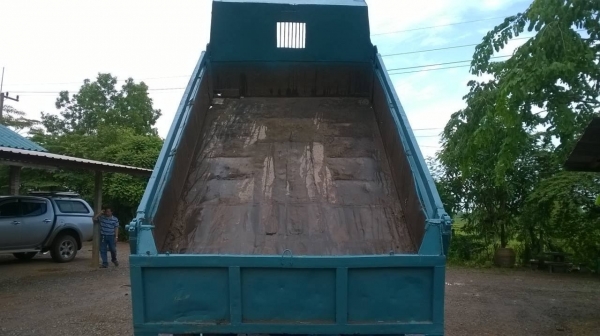 ขาย 6 ล้อดั้มหัวยาว ไม่มีทะเบียน สภาพพร้อมใช้ คัสซีสวย เครื่อง DA120 ราคาคุยกันได้ครับ