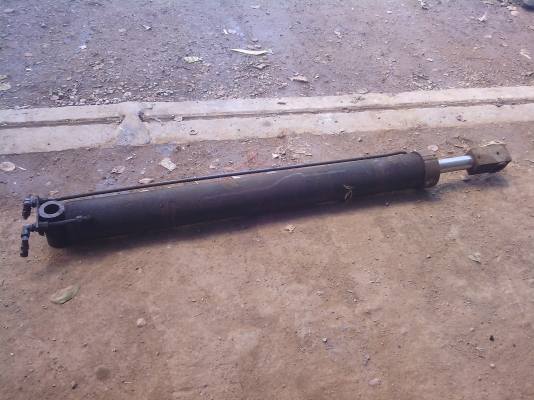 ขายกระบอกไฮโดรลิก ขนาดโต 5 นิ้ว ระยะชัก 100ซม รูสลัก 4.5 ซม