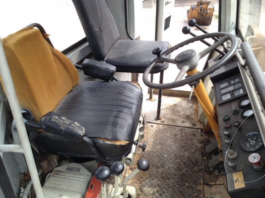 รถตัก KOMATSU 530B เก่าญี่ปุ่น สภาพสวย  ราคาไม่ถึงล้าน