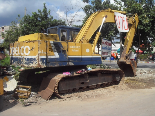 ขายรถแบ๊คโฮ PC-200 รุ่น 3  KOBELCO