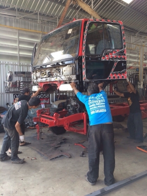 อู่ ศ.ศิริอำไพ "รับ-สร้างรถประกอบใหม่" มีทะเบียน พร้อมโอน การันตีผลงาน ทีมงานมืออาชีพ