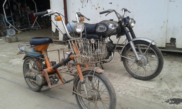 ขาย รถมอร์ไซค์ บริสโตน 50 เครื่องติดขับได้ทะเบียนชื่อผมเลย ขาย รถมอร์ไซค์ บริสโตน 50 เครื่องติดขับได้ทะเบียนชื่อผมเลย