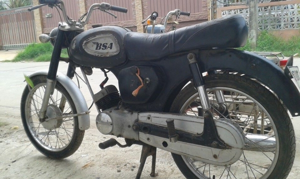 ขาย รถมอร์ไซค์ บริสโตน 50 เครื่องติดขับได้ทะเบียนชื่อผมเลย