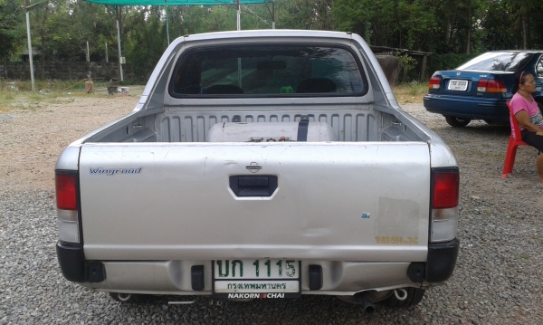 NVแค๊ปใหญ่ปี2001เกียร์ออโต้..LPG