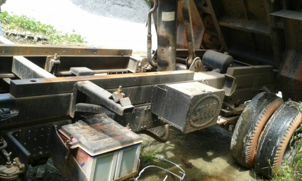 รถอีซูซุ 6 ล้อดั้ม NQR 150 แรงม้า. ปี 50 สนใจติดต่อ 081 - 6079515 รถอีซูซุ 6 ล้อดั้ม NQR 150 แรงม้า. ปี 50 สนใจติดต่อ 081 - 6079515