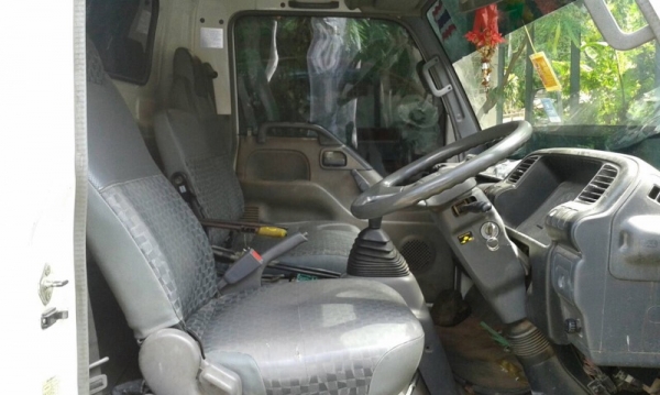 รถอีซูซุ 6 ล้อดั้ม NQR 150 แรงม้า. ปี 50 สนใจติดต่อ 081 - 6079515 รถอีซูซุ 6 ล้อดั้ม NQR 150 แรงม้า. ปี 50 สนใจติดต่อ 081 - 6079515