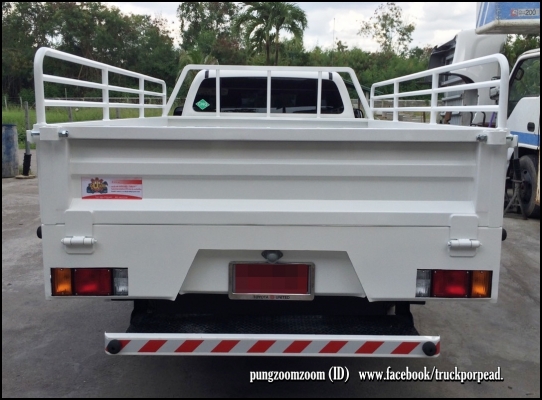 วีโก้ ทำกระบะเหล็กยาว 2.65ม. กว้าง 1.76 ม.วัดในพร้อมชายล่าง เปิดแผงข้างได้มีคอกเหล็กสูงจากพื้น ประมาณ 30-40 ซ